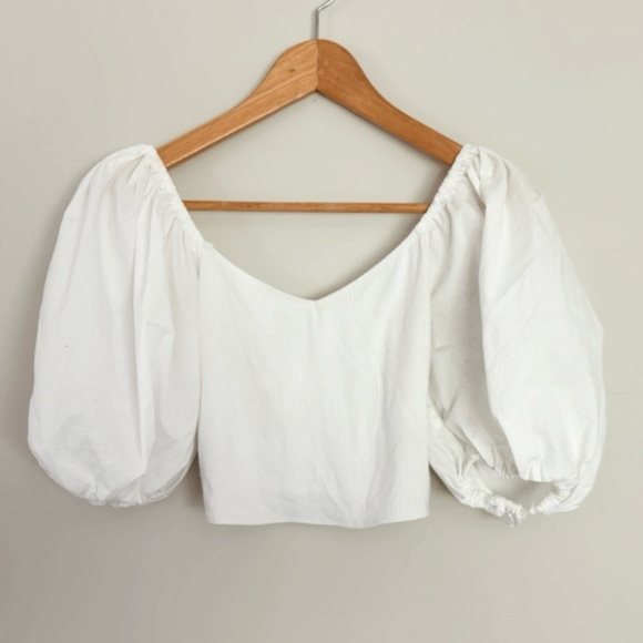 Abercrombie & Fitch Tops - Abercrombie & Fitch White Puff Sleeve Crop Blouse